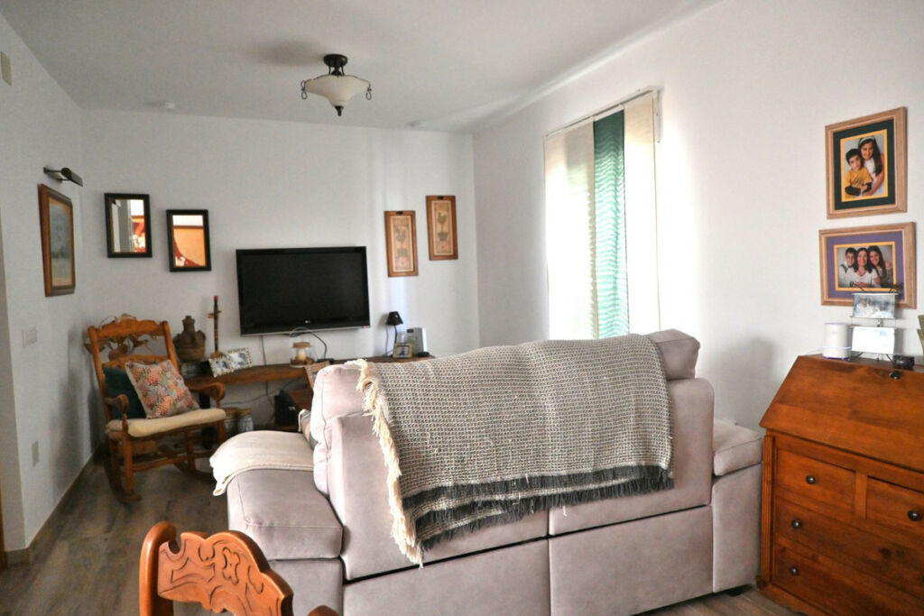 Ground Floor Apartment Las Lagunas Málaga - image 7