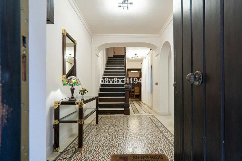 Detached Villa Fuengirola Málaga - image 7