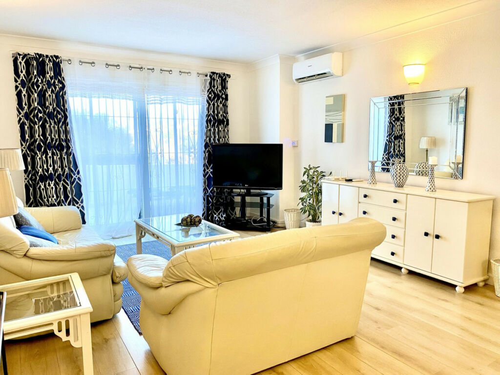 Ground Floor Apartment Riviera del Sol Málaga - image 7