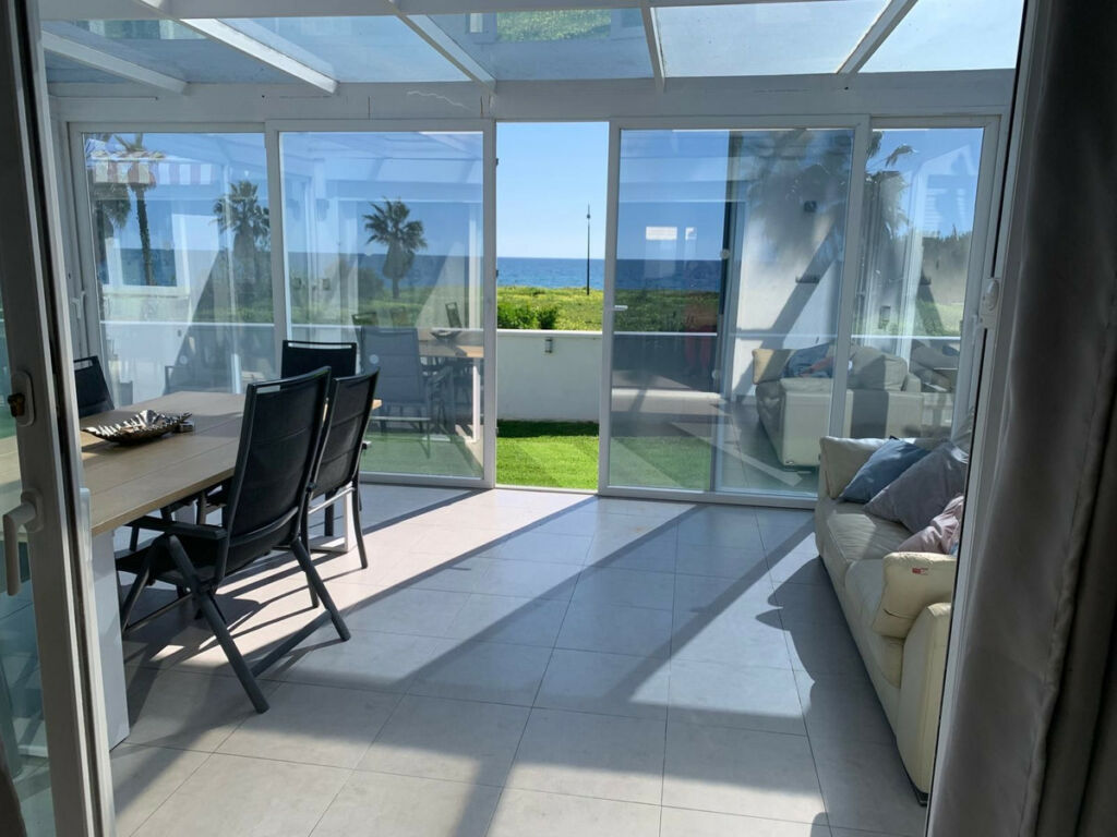 Detached Villa Estepona Málaga - image 7
