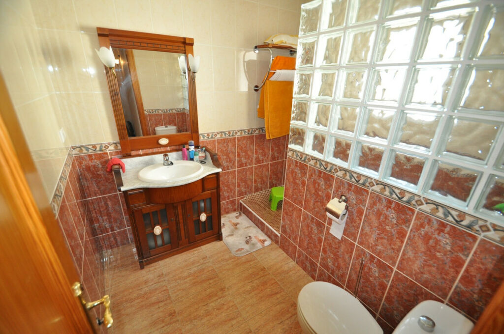 Townhouse Pinoso Alicante - image 7