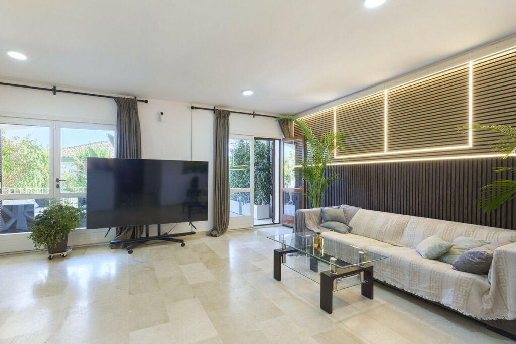 Semi-Detached House The Golden Mile Málaga - image 7