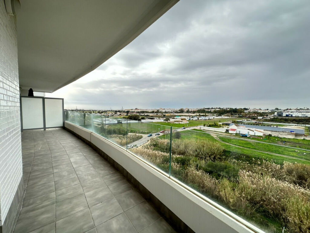 Middle Floor Apartment Nueva Andalucía Málaga - image 7