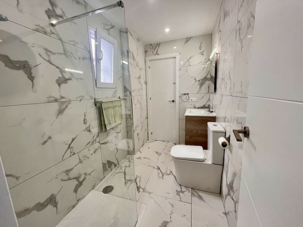 Ground Floor Apartment Villamartin Alicante - image 7