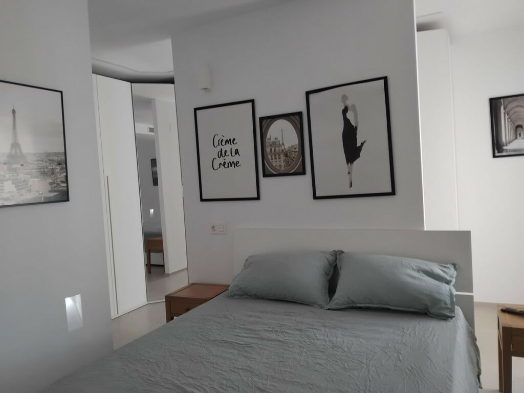 Middle Floor Apartment Puerto Banús Málaga - image 7