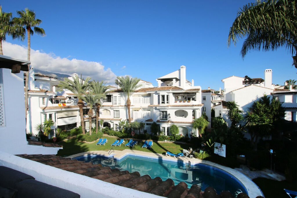 Penthouse Duplex Nueva Andalucía Málaga - image 7