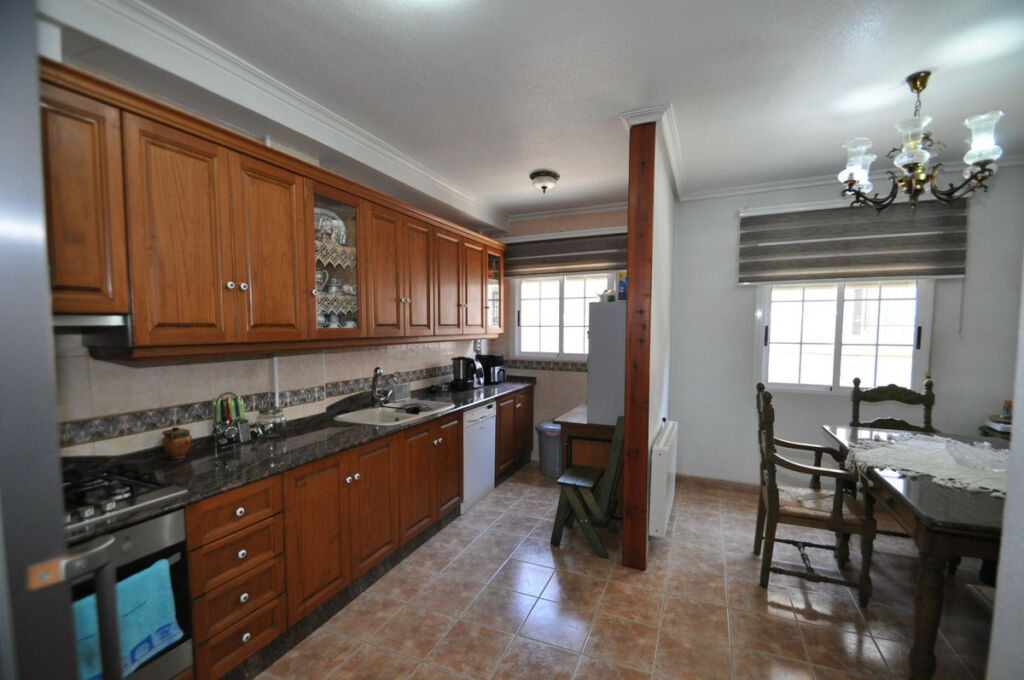 Townhouse Pinoso Alicante - image 7