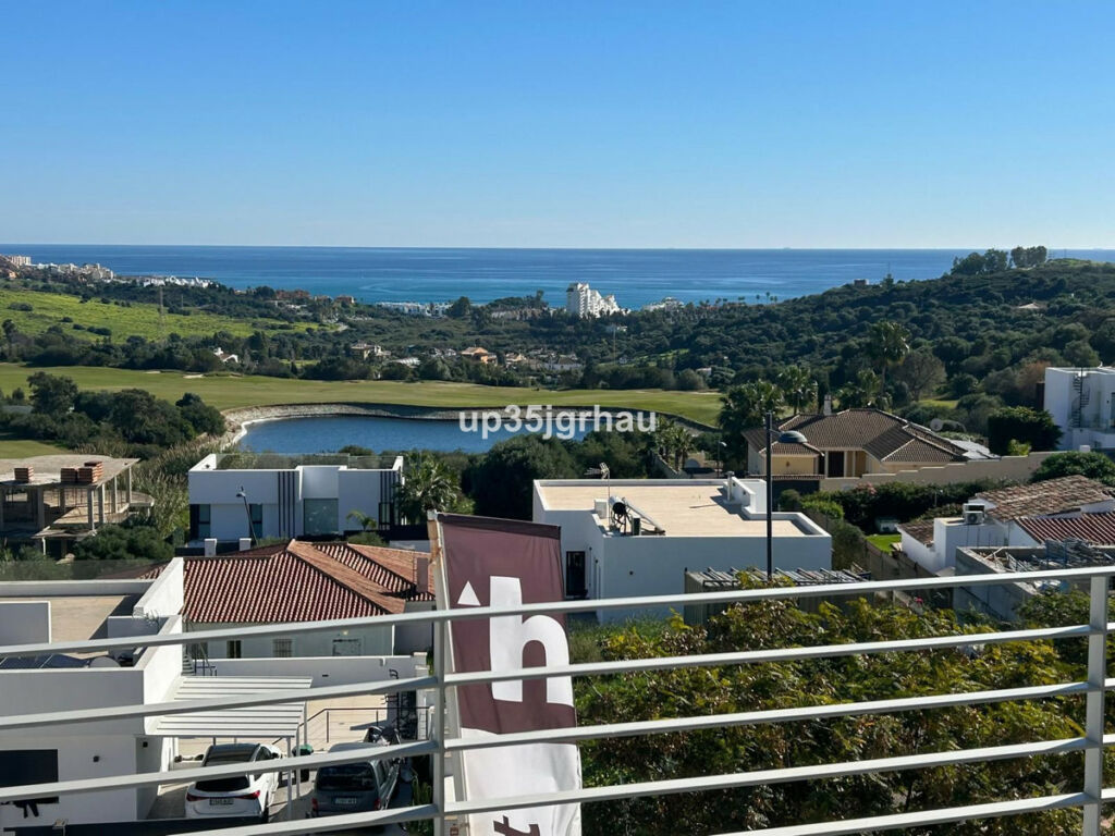 Top Floor Apartment Estepona Málaga - image 7