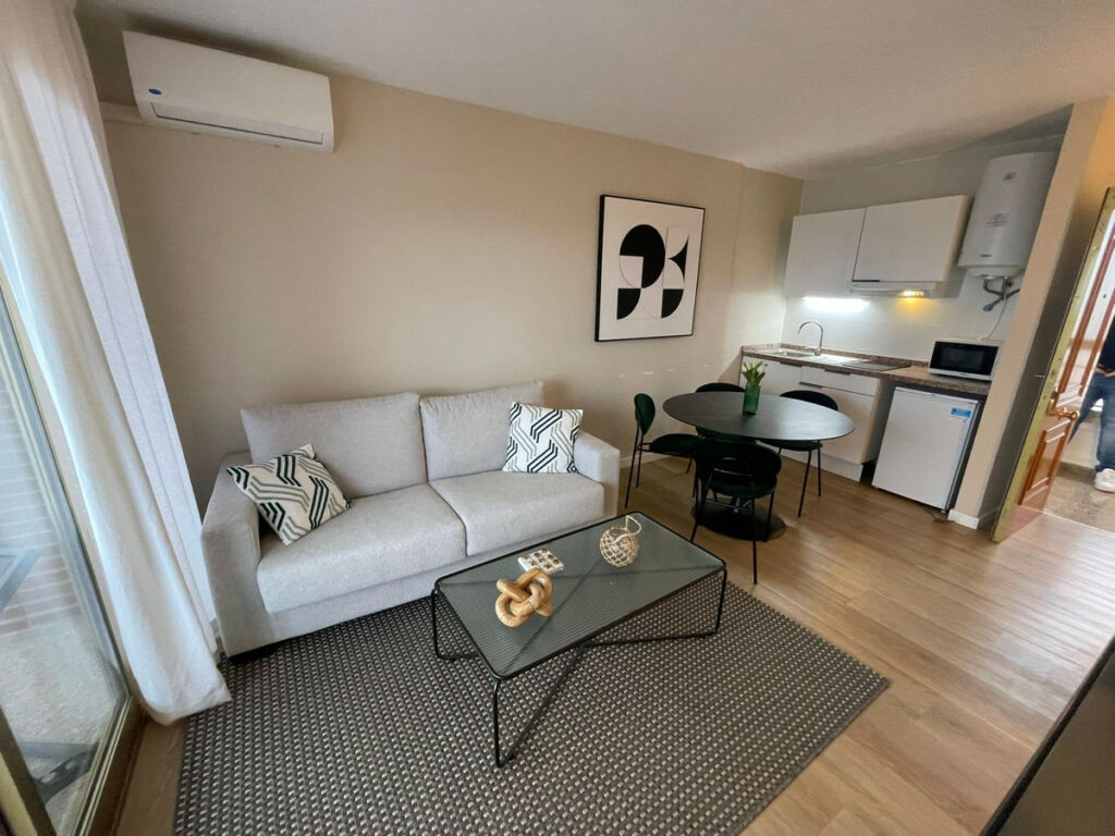Middle Floor Apartment Benidorm Alicante - image 7