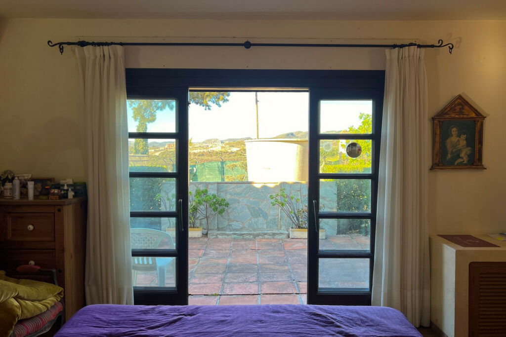 Detached Villa Estepona Málaga - image 8