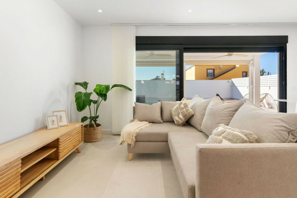 Detached Villa Torrevieja Alicante - image 7