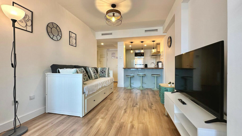 Middle Floor Apartment Benidorm Alicante - image 7