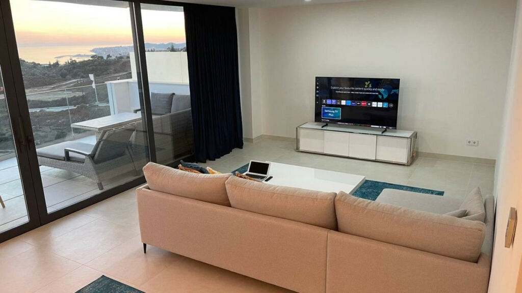 Middle Floor Apartment Fuengirola Málaga - image 9