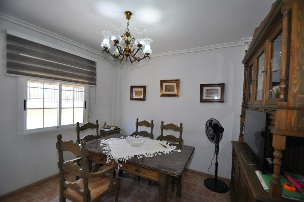 Townhouse Pinoso Alicante - image 8