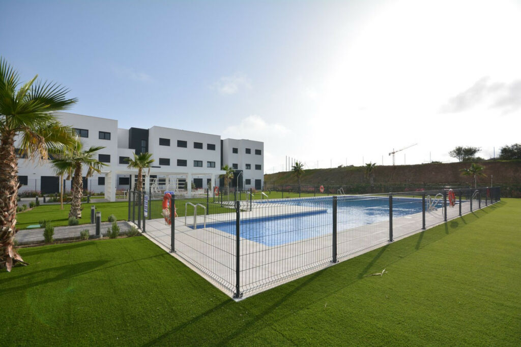Middle Floor Apartment Estepona Málaga - image 8