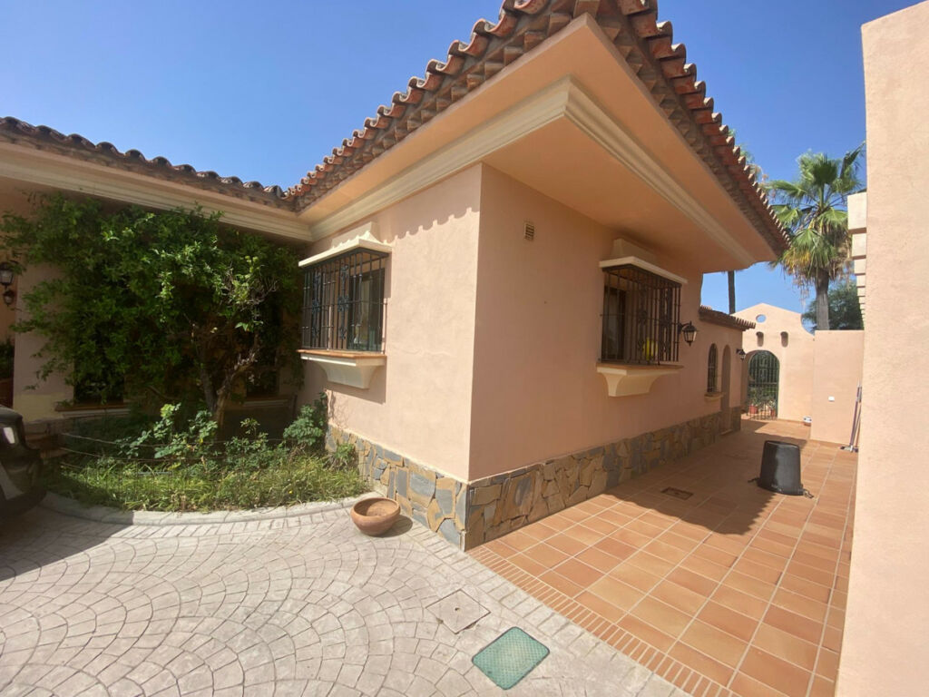 Detached Villa La Cala Málaga - image 8