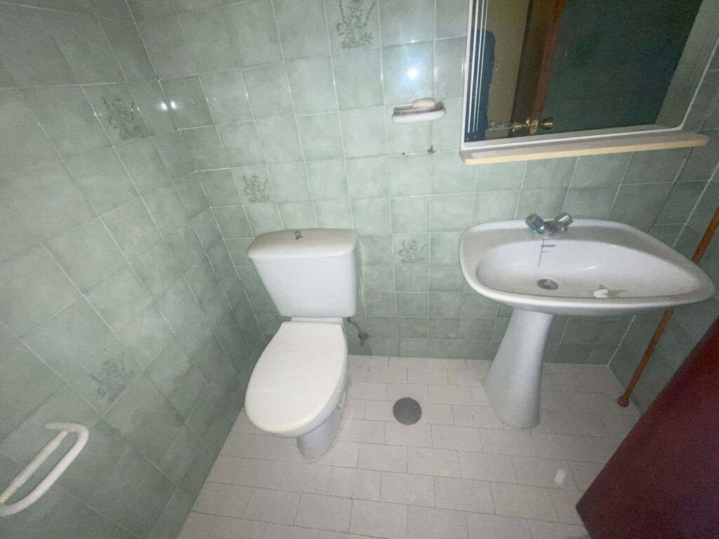 Middle Floor Apartment Estepona Málaga - image 8