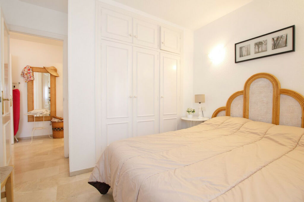 Middle Floor Apartment Torrenueva Málaga - image 8