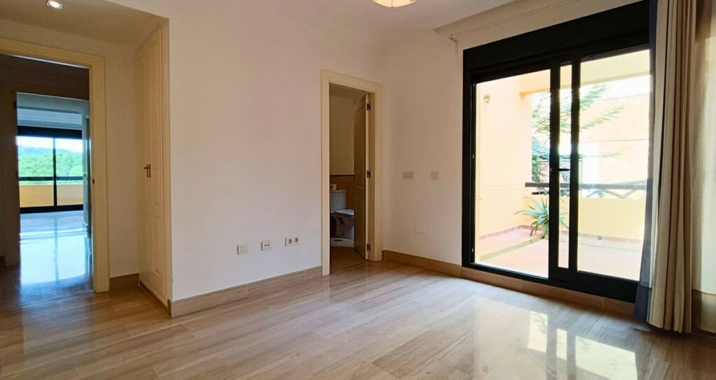 Middle Floor Apartment Sotogrande Alto Cádiz - image 8