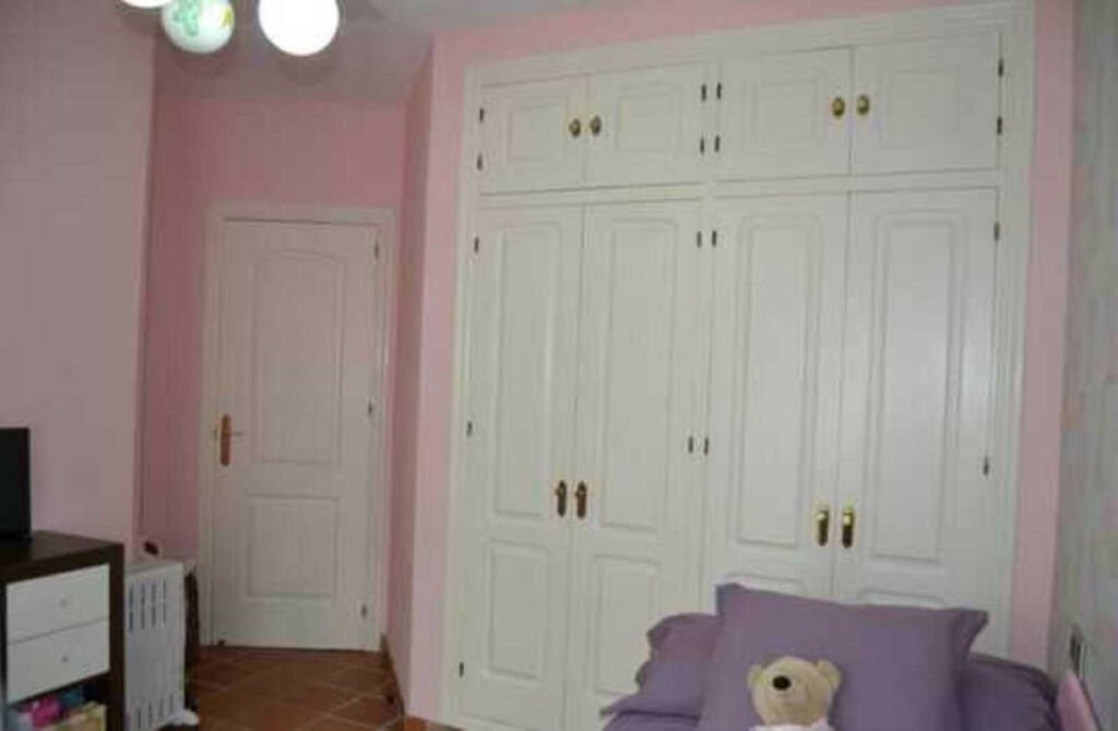 Townhouse Istán Málaga - image 8