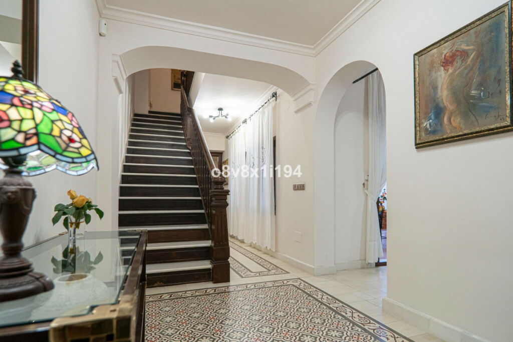 Detached Villa Fuengirola Málaga - image 8