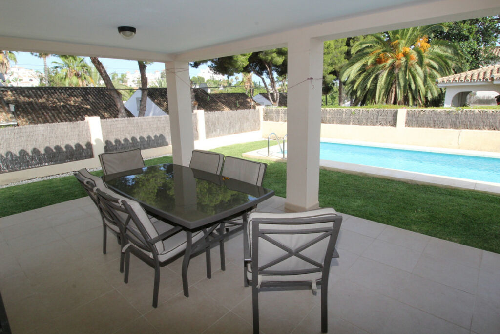 Detached Villa Nueva Andalucía Málaga - image 8