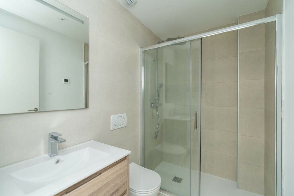 Middle Floor Apartment Fuengirola Málaga - image 8