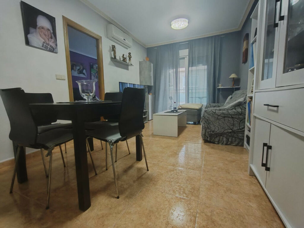 Middle Floor Apartment Torrevieja Alicante - image 8