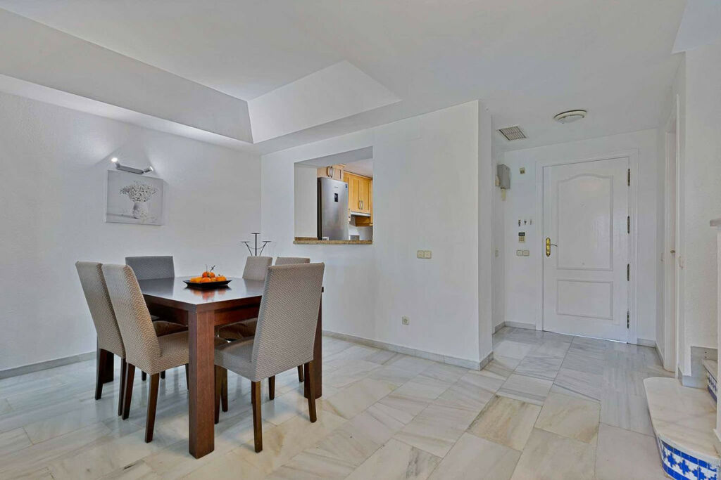 Townhouse Estepona Málaga - image 8