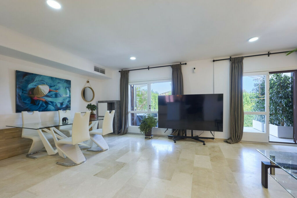 Semi-Detached House The Golden Mile Málaga - image 8