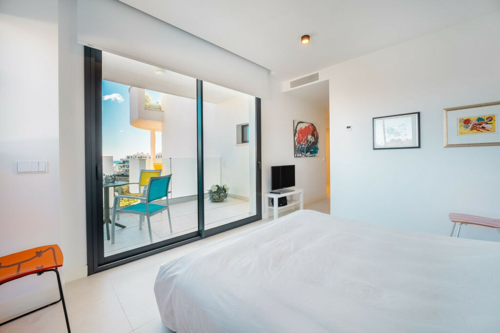 Middle Floor Apartment Fuengirola Málaga - image 8