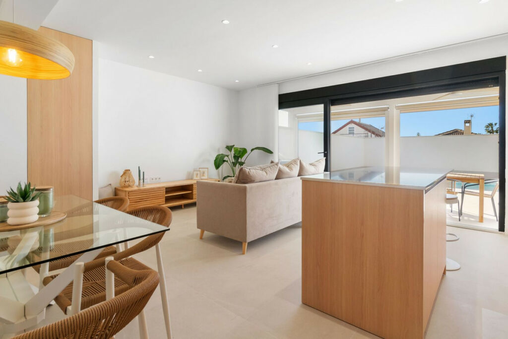 Detached Villa Torrevieja Alicante - image 9