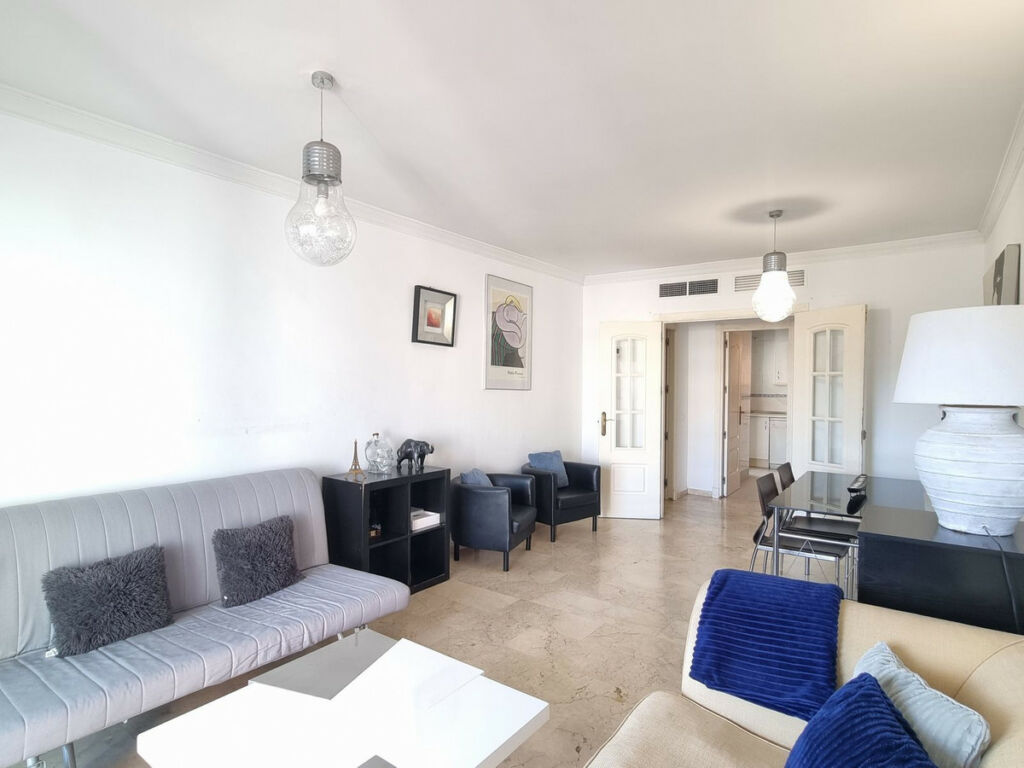 Middle Floor Apartment Puerto Banús Málaga - image 9