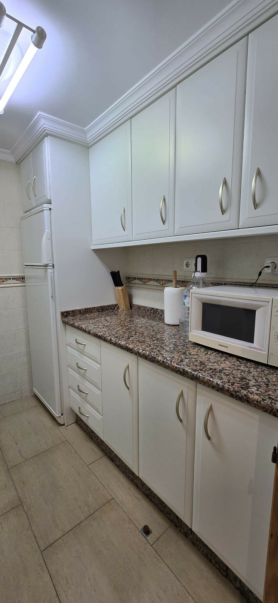 Middle Floor Apartment La Carihuela Málaga - image 9