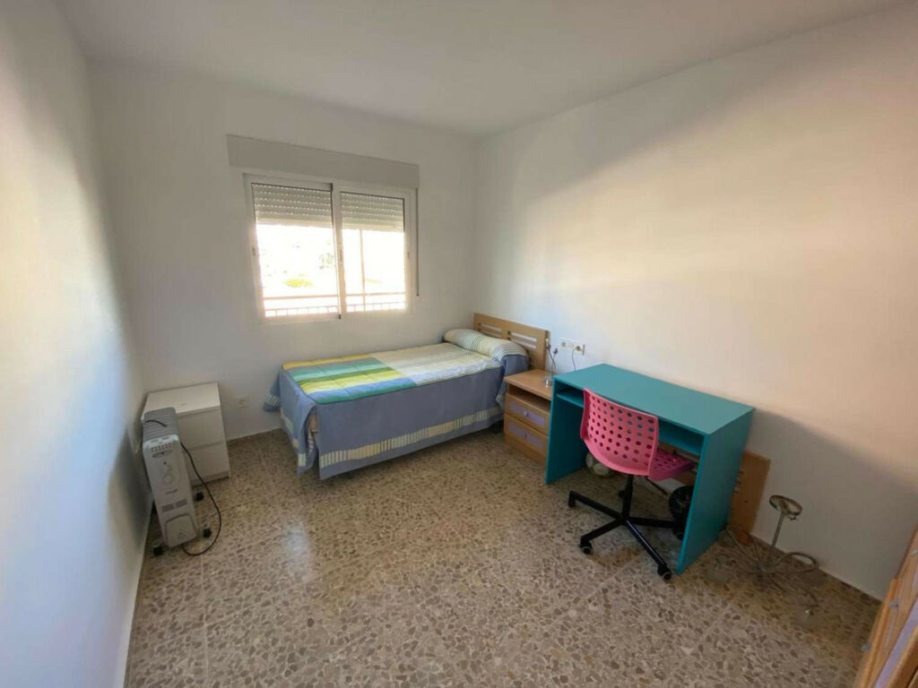 Middle Floor Apartment Fuengirola Málaga - image 9