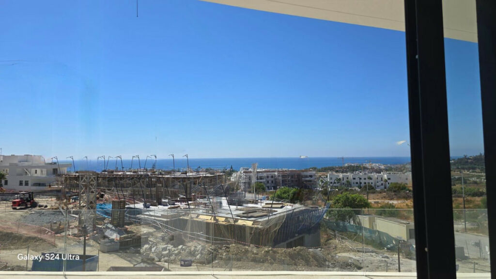 Middle Floor Apartment Estepona Málaga - image 13