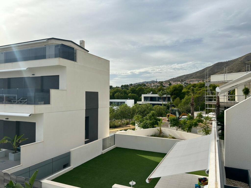 Middle Floor Apartment Finestrat Alicante - image 9