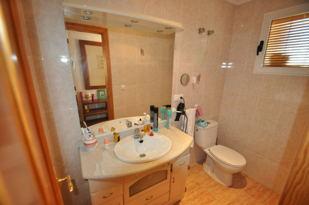 Townhouse Pinoso Alicante - image 9