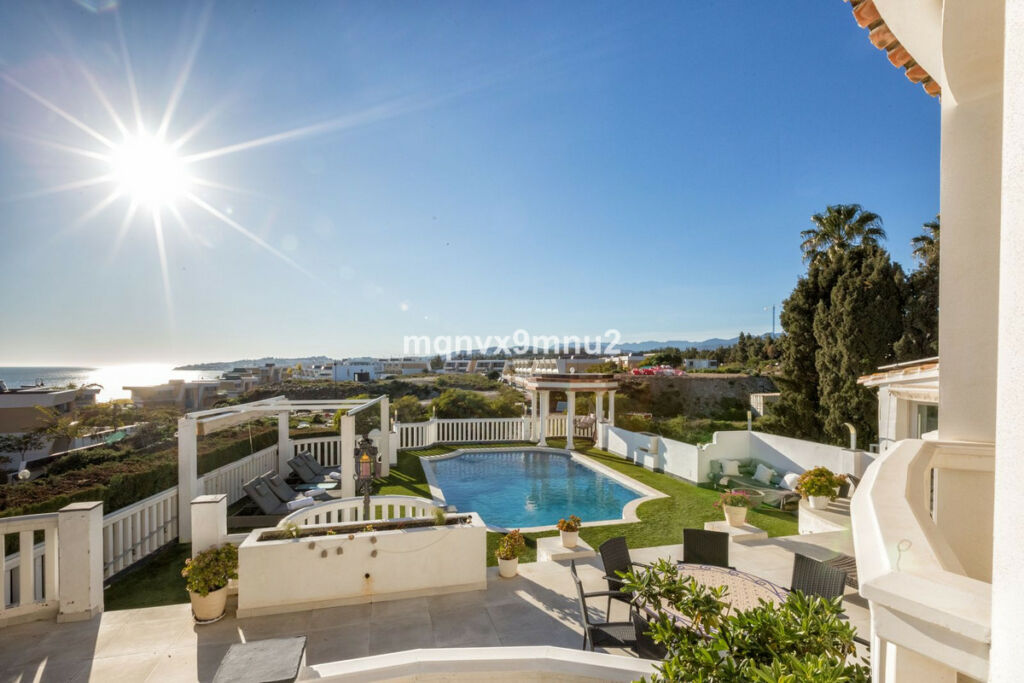 Detached Villa El Chaparral Málaga - image 12