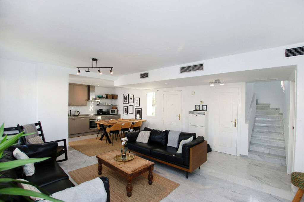Penthouse Duplex Nueva Andalucía Málaga - image 9