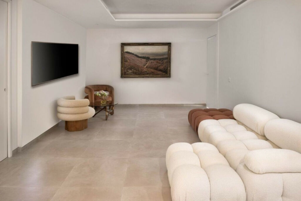 Detached Villa Elviria Málaga - image 9