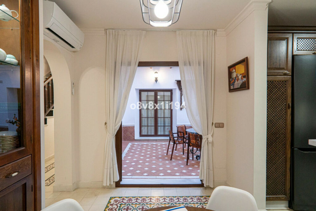 Detached Villa Fuengirola Málaga - image 9