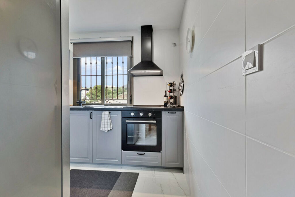 Ground Floor Apartment Benalmadena Málaga - image 10