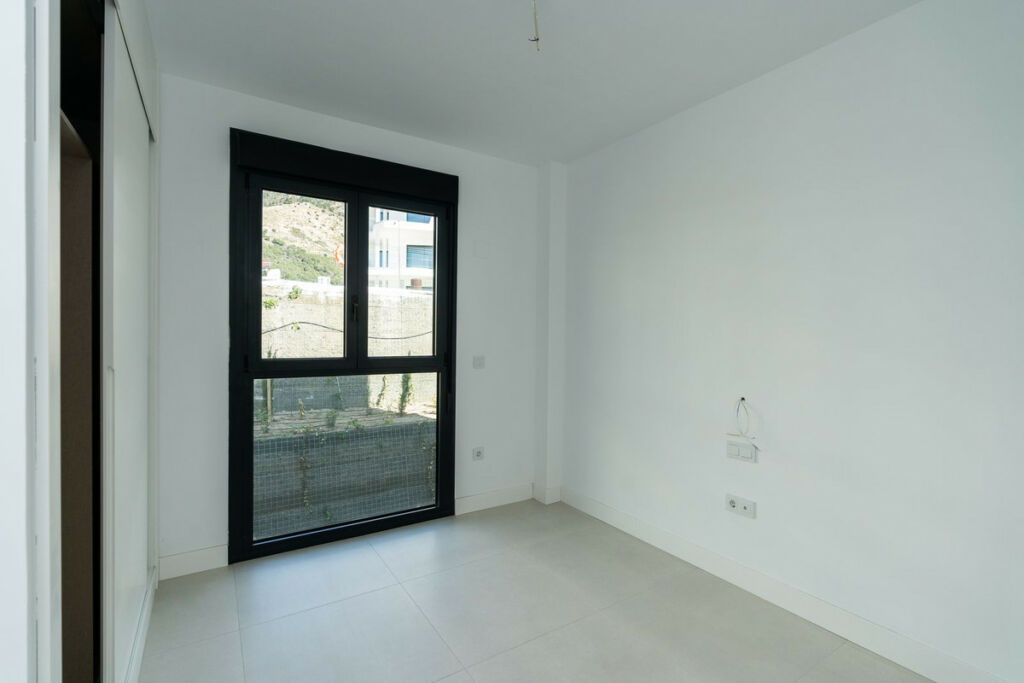 Middle Floor Apartment Fuengirola Málaga - image 9