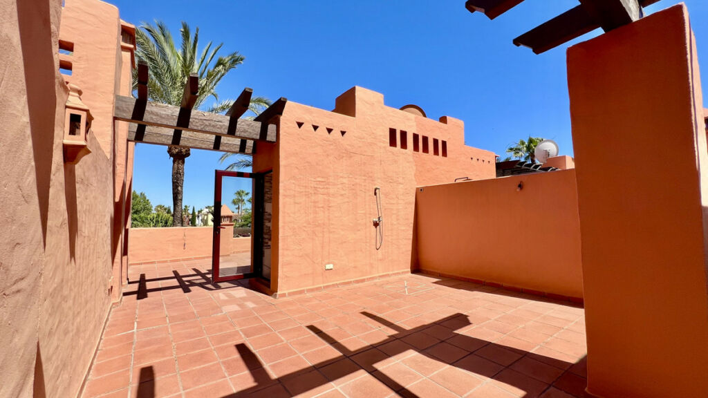 Townhouse The Golden Mile Málaga - image 9