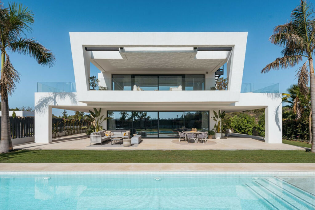 Detached Villa The Golden Mile Málaga - image 9