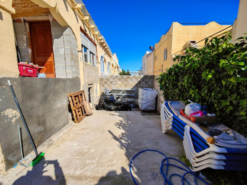 Semi-Detached House San Miguel de Salinas Alicante - image 9