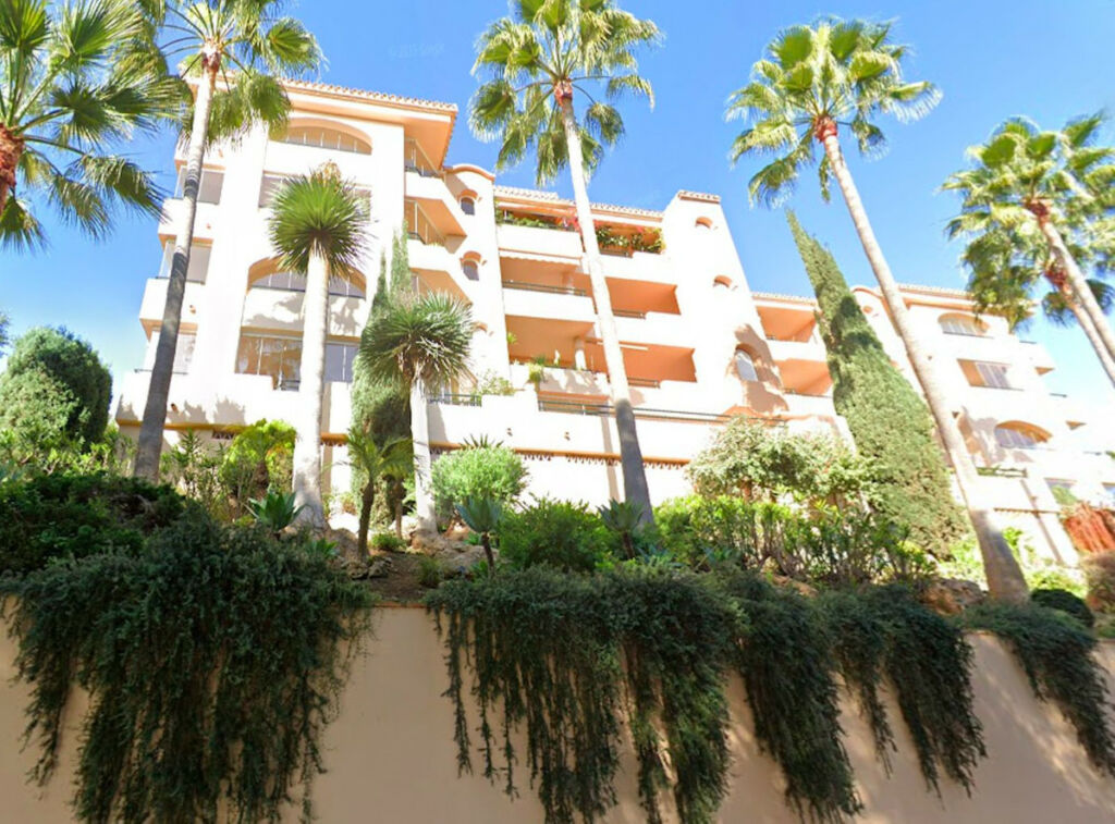 Middle Floor Apartment Elviria Málaga - image 13