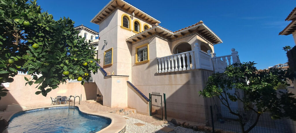 Detached Villa La Zenia Alicante