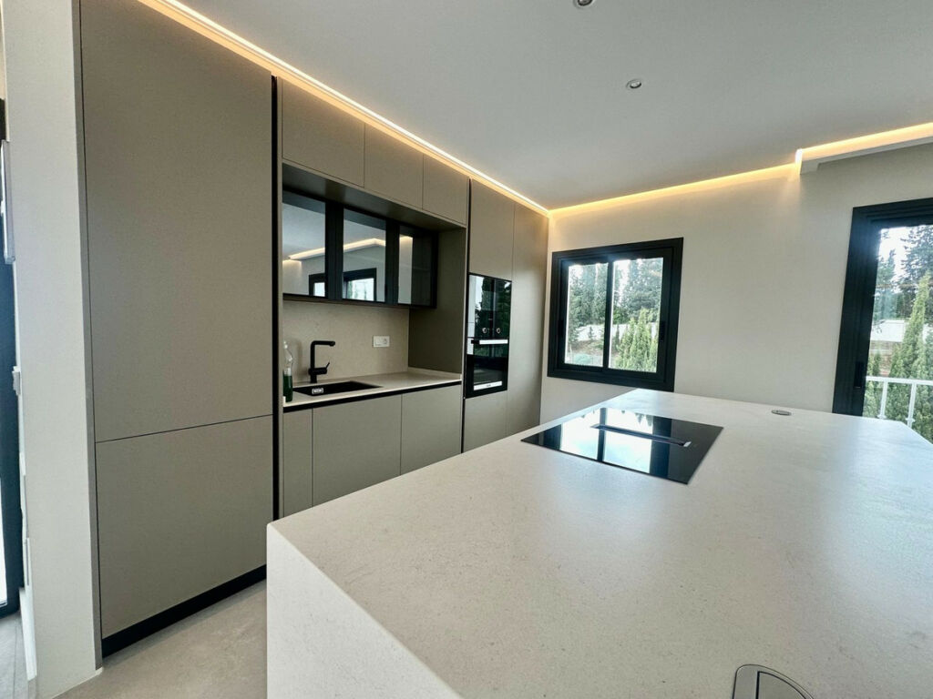 Penthouse Nueva Andalucía Málaga - image 6